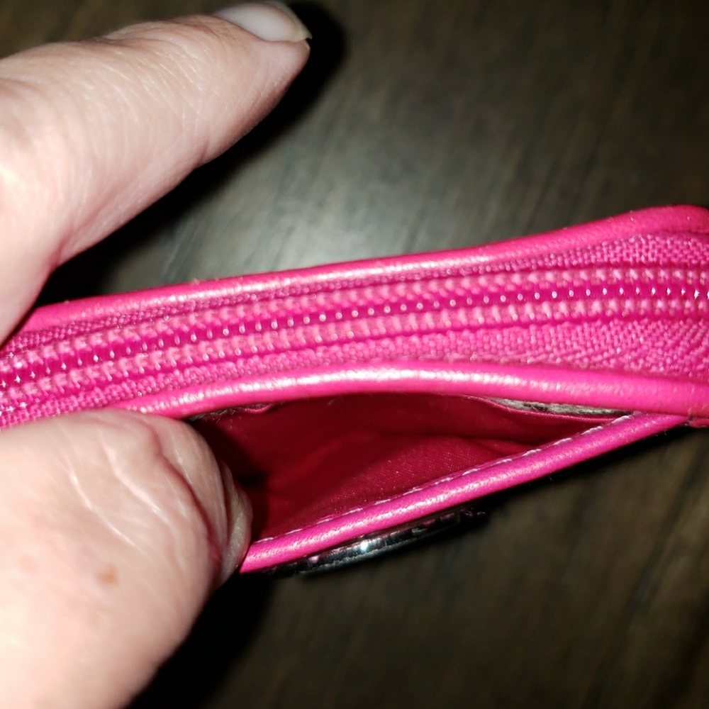 New Coach Wristlet - Picture 3 of 8